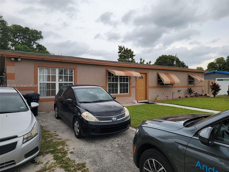 1st image of 1301 NE 214th St #1