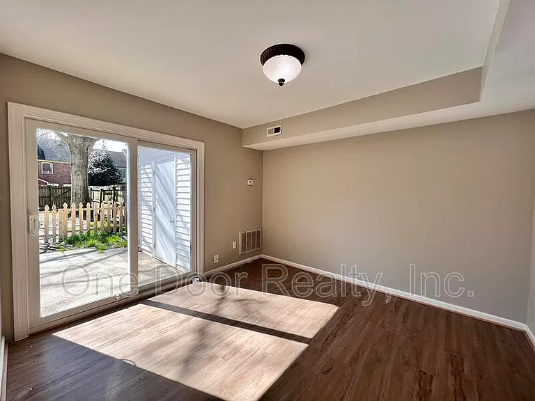 1103 London Company Way — Photo 8