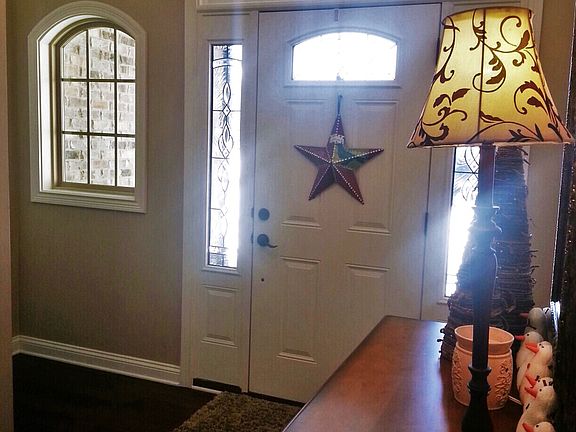 2nd image of 816 Carousel Ct