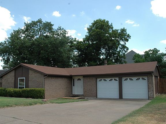 2nd image of 4814 French Wood Dr