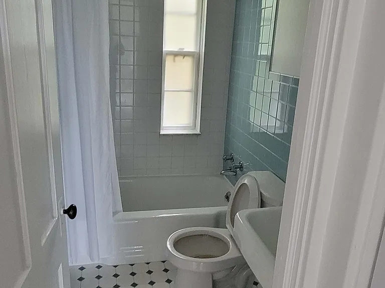 16 Farrell St #4 — Photo 6