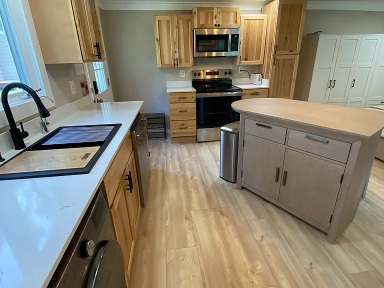 9100 Main St #6 — Photo 3