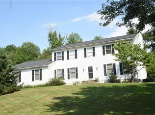 22 Sandi Ln, Fishkill, NY 12524