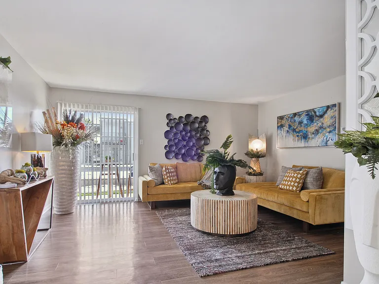 Summerfield Apartment Homes — Photo 11
