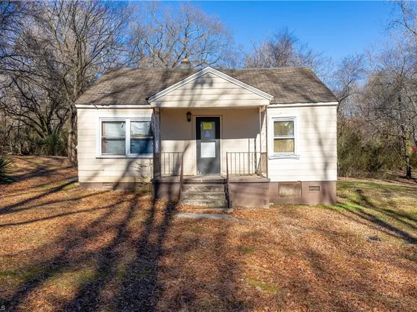 1021 Sharpe Ave, Eden, NC 27288