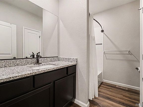 5th image of 2150 Kerry Street