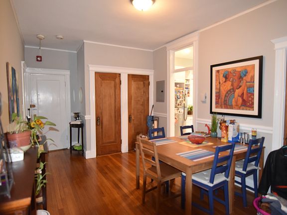 3rd image of 9 Greenway Ct APT 2