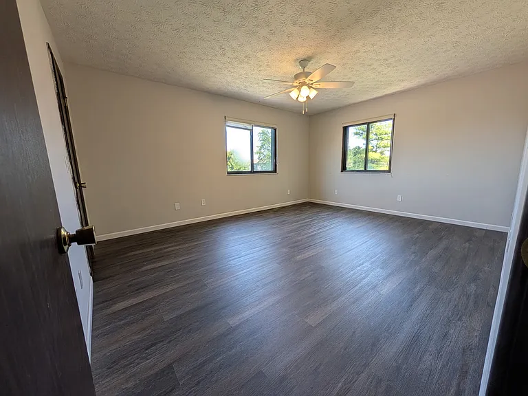 2385 Laurelwood Dr — Photo 7