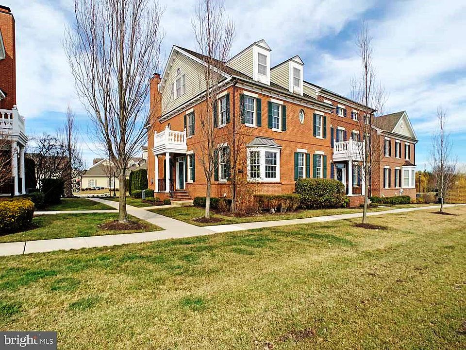 1st image of 140 Hillborn Dr