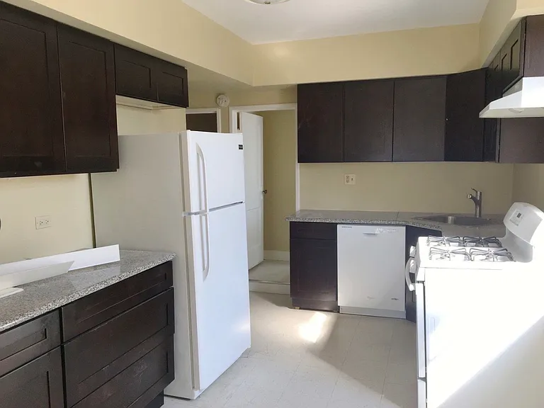 3516 W North Ave #2-R — Photo 4