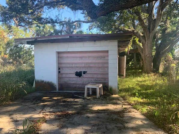 2520 Clinton Dr NE, Palm Bay, FL 32905