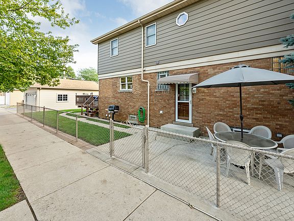 5th image of 11001 S Ridgeway Ave
