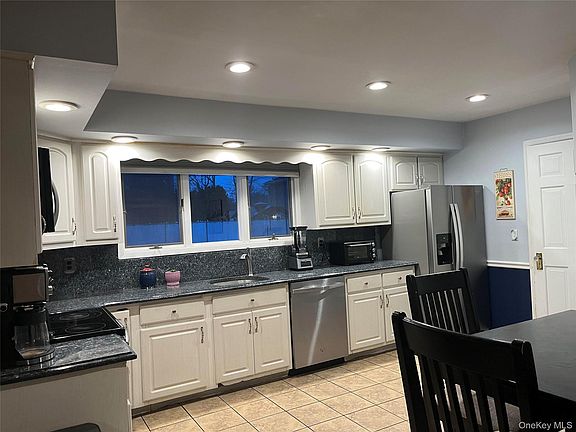 3rd image of 3 Decatur Lane