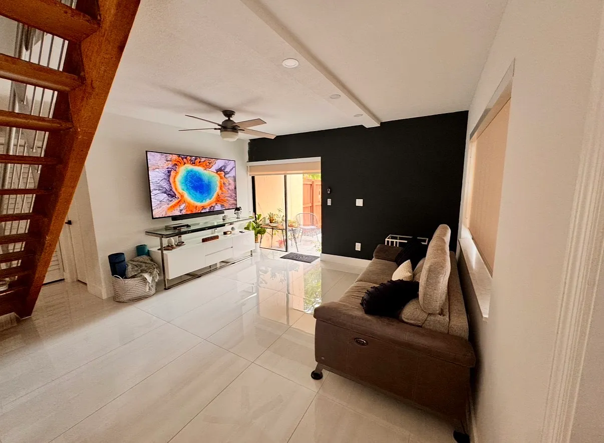 2 bed, 1330 sqft, $2,750 — Photo 2
