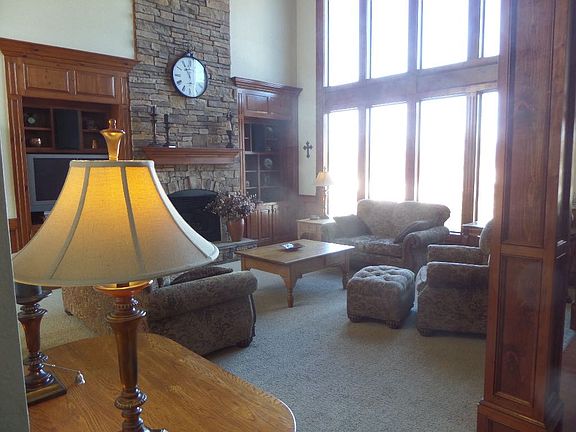 4th image of 1228 SW Coachlight Dr