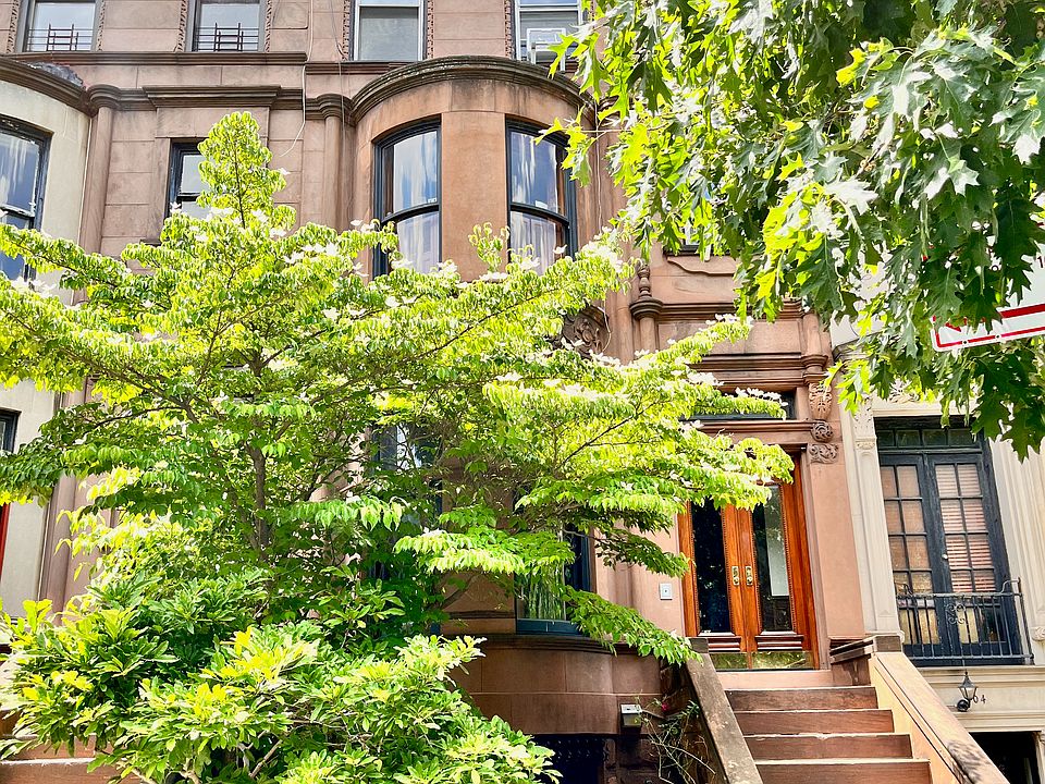 1st image of 206 8th Ave APT 1