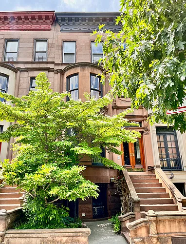 206 8th Ave #1 Photo 1