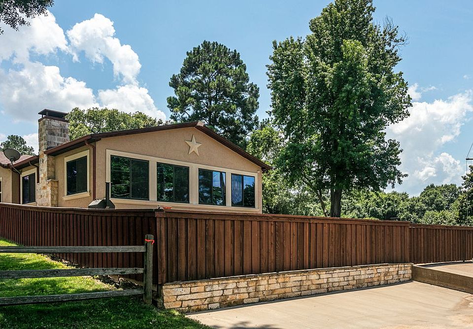 1st image of 241 Harbor Dr