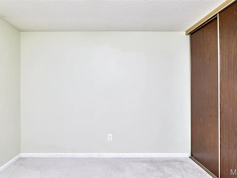 241 Valleyoak Ct — Photo 22
