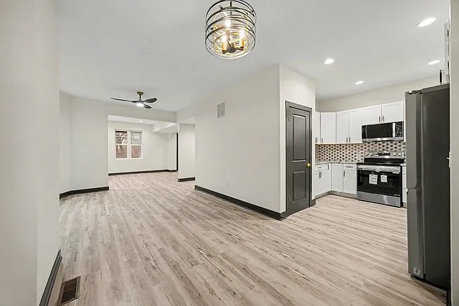 112 Valencia St — Photo 5