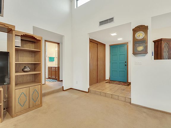 3rd image of 660 W Calle De Marzo