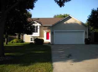 9378 72nd St S, Cottage Grove, MN 55016