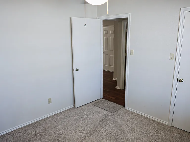 1302 Crescent St — Photo 21