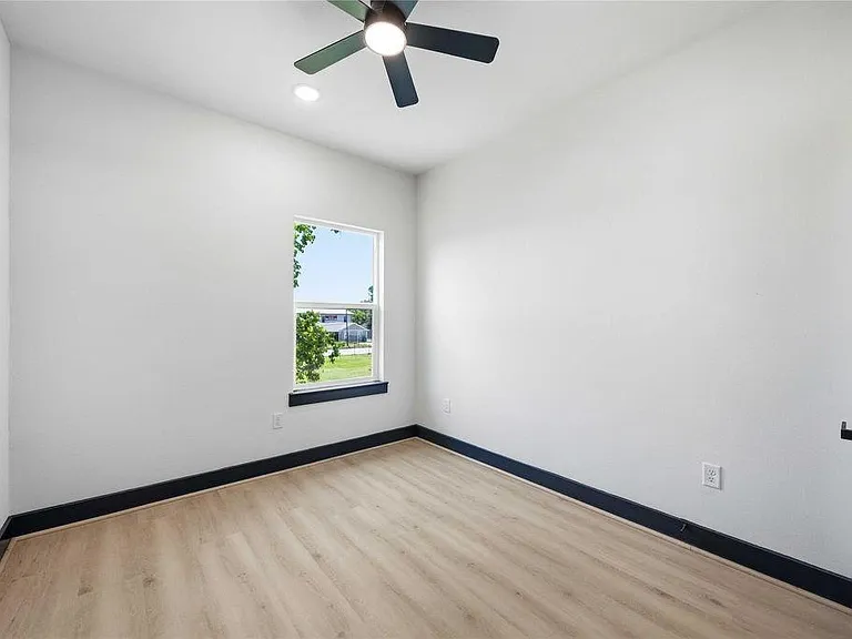4630 Edfield St #B — Photo 15