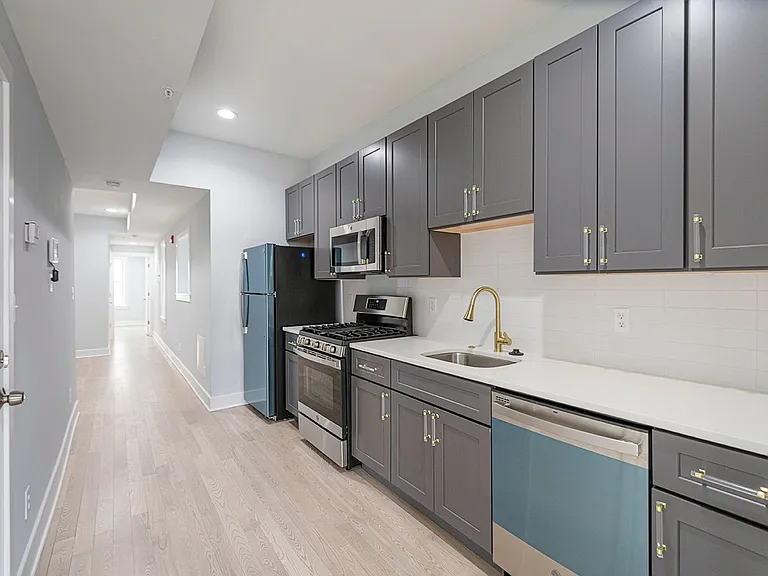 2808 W Oxford — Photo 1