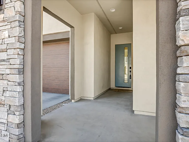 829 E Monte Way — Photo 14