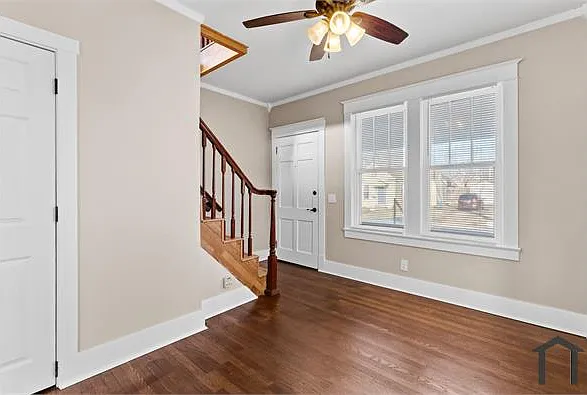220 Clay St — Photo 18