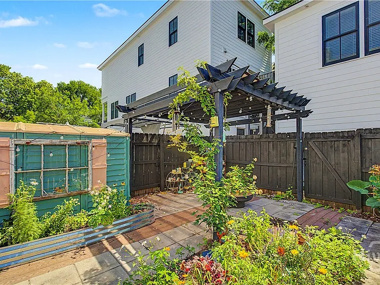 1410 Jefferson St — Photo 41