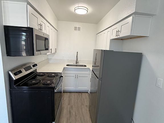 4th image of 305 Orland St #38