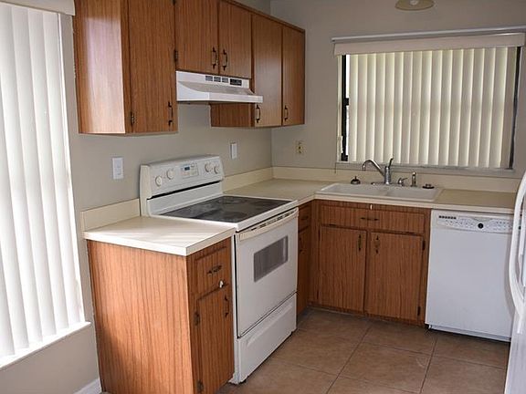 4th image of 520 Hunter Cir #520
