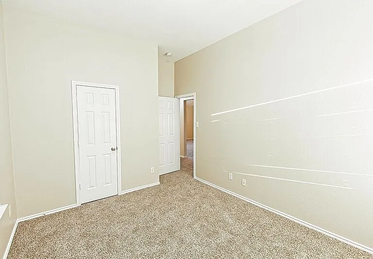 4009 Hidden Meadow Ct — Photo 37