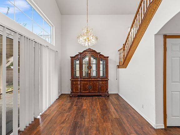 4th image of 457 W Avenue J12