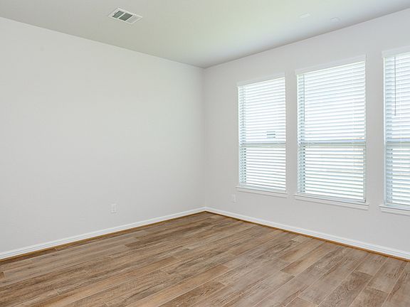 4th image of 7834 Skylark Heights Ln