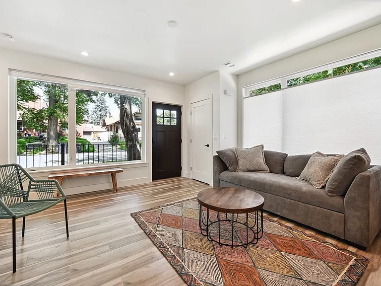 3870 N Clay St — Photo 11