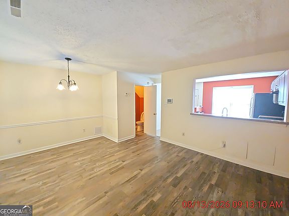 3rd image of 1688 Winchester Way SE