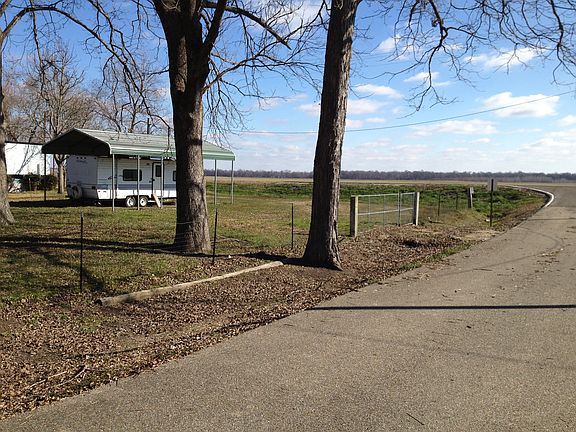 3rd image of 40 Yazoo Lane Eagle Lake