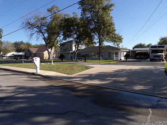 2nd image of 214 GLENOAK DR
