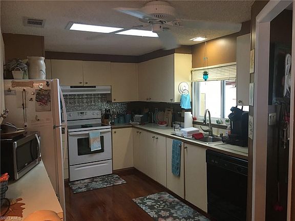 3rd image of 9233 Caloosa Dr