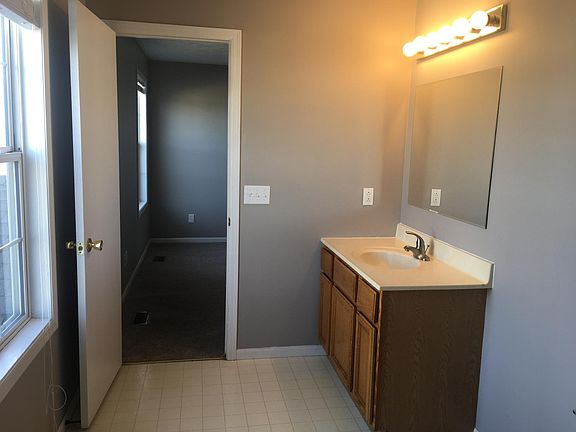 2nd image of 2723 Gill St