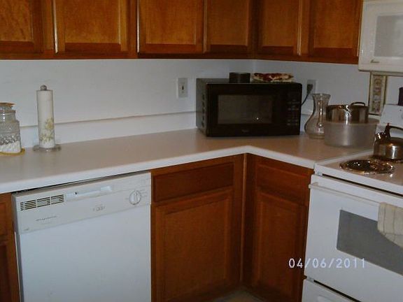 3rd image of 972 Olde Town Ct