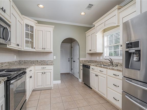 4th image of 5325 Blackstone Ln