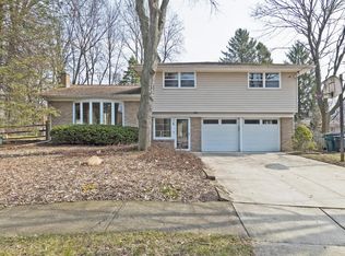 304 Lee Cir, East Lansing, MI 48823