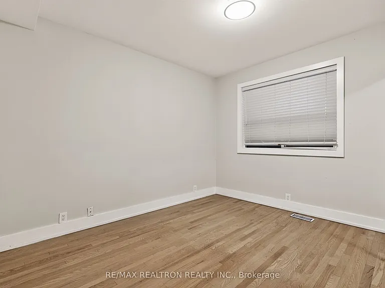 119 Markham St #MAIN FL — Photo 9
