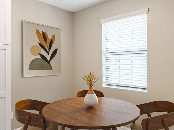 4th image of 900 W Wilson Ave #804