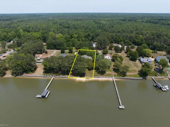 5508 York Haven Ln, Gloucester, VA 23061