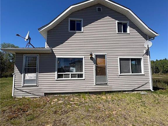 4th image of 1076 Howard Rd